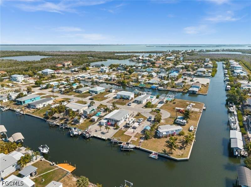 2 bedroom ManufacturedHome at 2705 Patterson Ct, Gulf Haven, St James City — photo 2