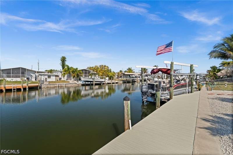 2 bedroom ManufacturedHome at 2705 Patterson Ct, Gulf Haven, St James City — photo 4