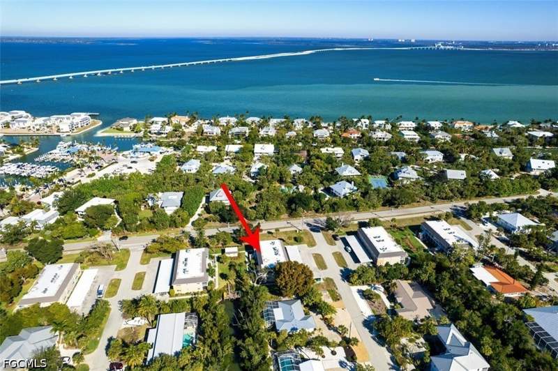 1 bedroom Condominium at 601 Periwinkle Way D-7, Captains Walk, Sanibel — photo 3