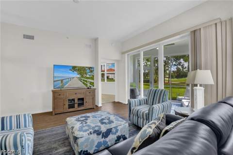 12130 Summergate Cir 104, Fort Myers FL - photo 10 of 27