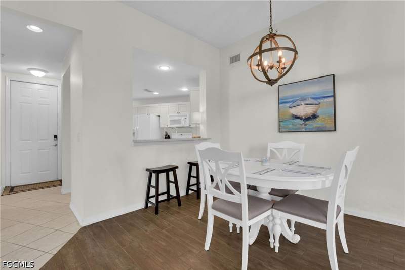 2 bedroom Townhouse at 12130 Summergate Cir 104, Summerwind, Fort Myers — photo 3
