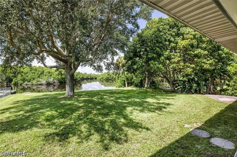 3 bedroom SingleFamilyResidence at 1285 Driftwood Dr, Charlau Channels, North Fort Myers — photo 2
