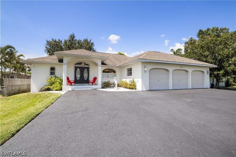 3 bedroom SingleFamilyResidence at 1285 Driftwood Dr, Charlau Channels, North Fort Myers — photo 3
