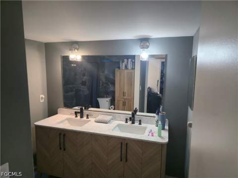 5240 Cedarbend Dr 3, Fort Myers FL - photo 7 of 21