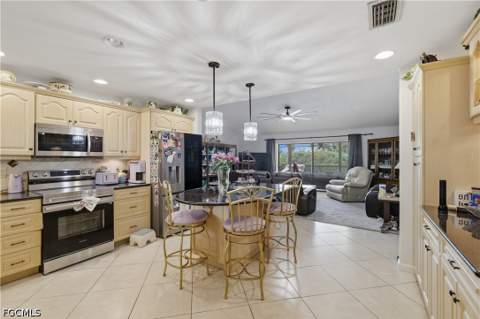 4448 Beechwood Lake Dr, Naples FL - photo 10 of 37