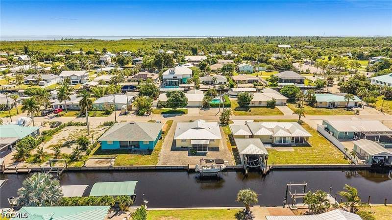 2 bedroom SingleFamilyResidence at 16077 Buccaneer St, Knights Bokeelia Isle, Bokeelia — photo 3