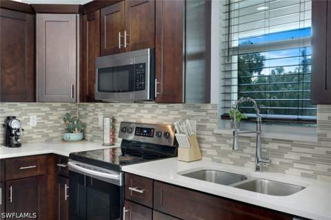 543 20th St SE, Naples FL - photo 11 of 30