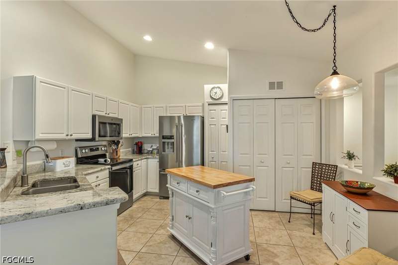 2 bedroom Condominium at 10134 Colonial Country Club Blvd 909, Garden Lakes, Fort Myers — photo 3