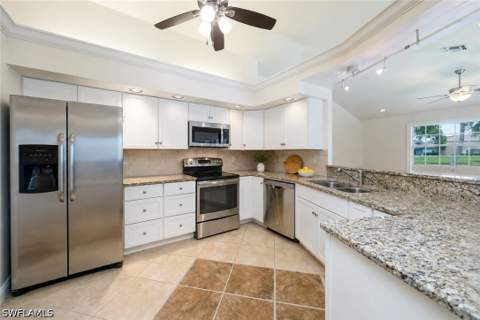 3651 Kent Dr, Naples FL - photo 13 of 39