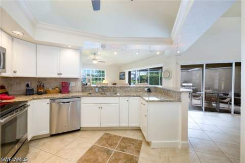 3651 Kent Dr, Naples FL - photo 15 of 39