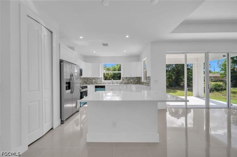 3 bedroom SingleFamilyResidence at 523 Harry Thayer Ave S, Lehigh Acres, Lehigh Acres — photo 5