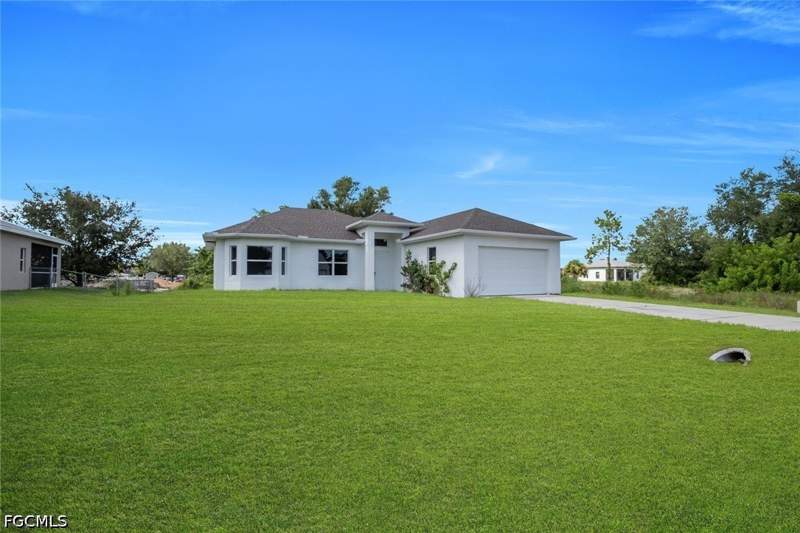 3 bedroom SingleFamilyResidence at 856 William Denver St, Lehigh Acres, Lehigh Acres — photo 3