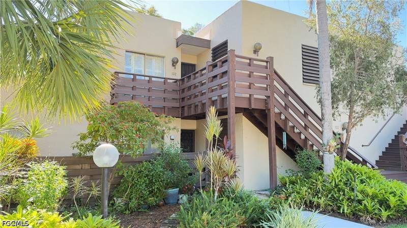 2 bedroom Condominium at 132 Pinebrook Dr, Pinebrook Lakes Condo, Fort Myers — photo 4