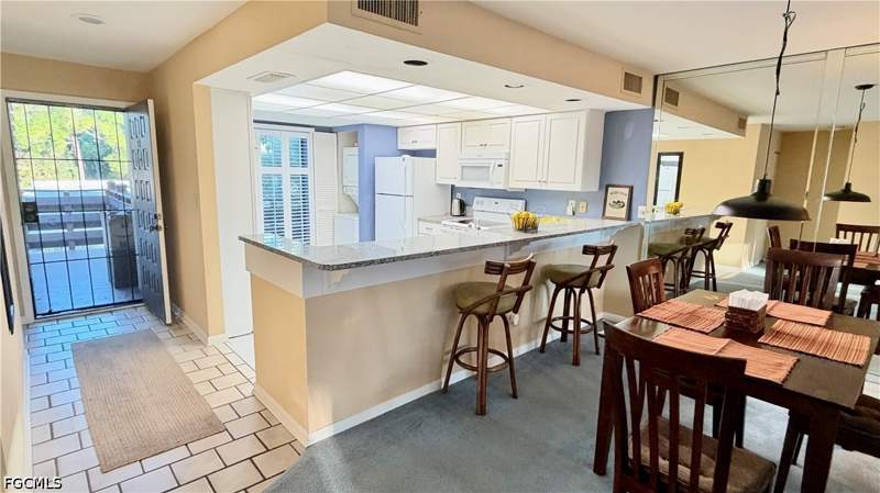 2 bedroom Condominium at 132 Pinebrook Dr, Pinebrook Lakes Condo, Fort Myers — photo 5