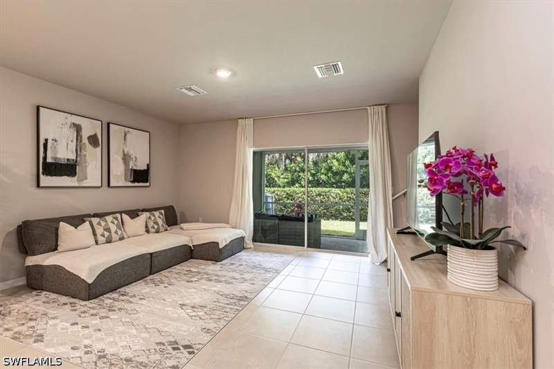 3 bedroom Townhouse at 15457 Wildflower Cir, Meadowood, Naples — photo 3