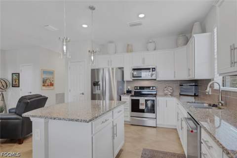 16250 Rosemallow Ln, Alva FL - photo 7 of 40
