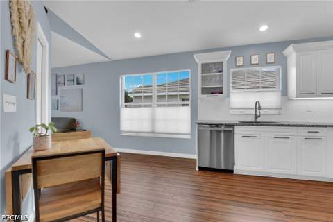 3770 Fieldstone Blvd 1505, Naples FL - photo 6 of 39