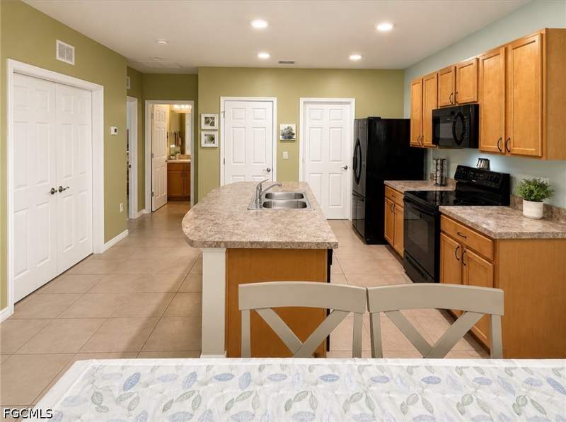 2 bedroom Attached at 10716 Crossback Ln, Marblebrook, Lehigh Acres — photo 4