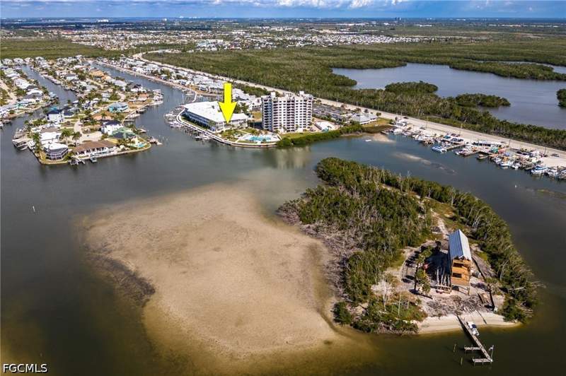 3 bedroom Condominium at 18092 San Carlos Blvd 915, Boardwalk Caper, Fort Myers Beach — photo 2