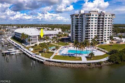 18092 San Carlos Blvd 915, Fort Myers Beach FL - photo 6 of 48
