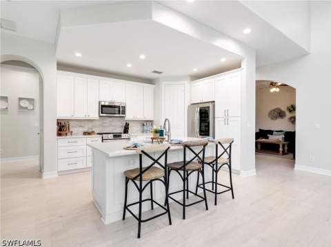 6096 Dogleg Dr, Naples FL - photo 19 of 50