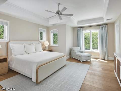 570 2nd Ave N, Naples FL - photo 13 of 37