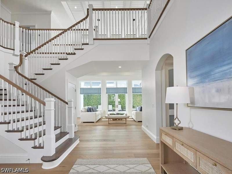 4 bedroom SingleFamilyResidence at 570 2nd Ave N, Olde Naples, Naples — photo 2
