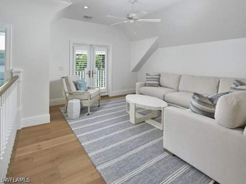 570 2nd Ave N, Naples FL - photo 20 of 37