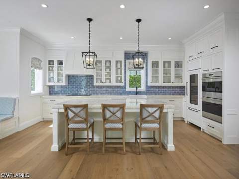 570 2nd Ave N, Naples FL - photo 6 of 37