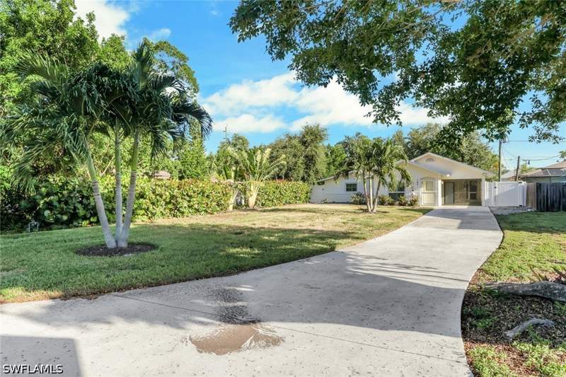 2 bedroom SingleFamilyResidence at 187 2nd St, Bonita Shores, Bonita Springs — photo 2