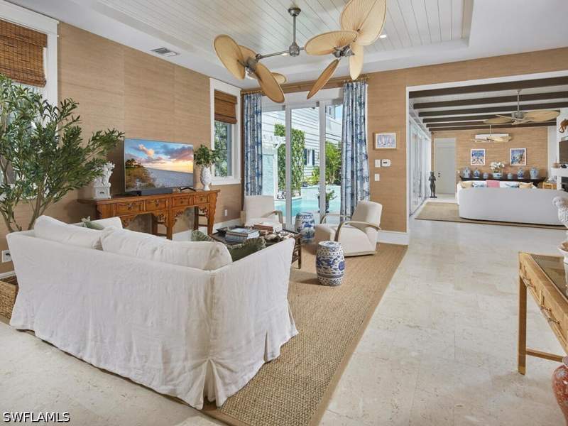 3 bedroom SingleFamilyResidence at 909 10th Ave S, Olde Naples, Naples — photo 3