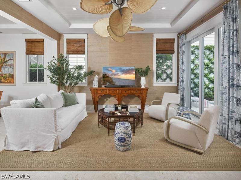 3 bedroom SingleFamilyResidence at 909 10th Ave S, Olde Naples, Naples — photo 4