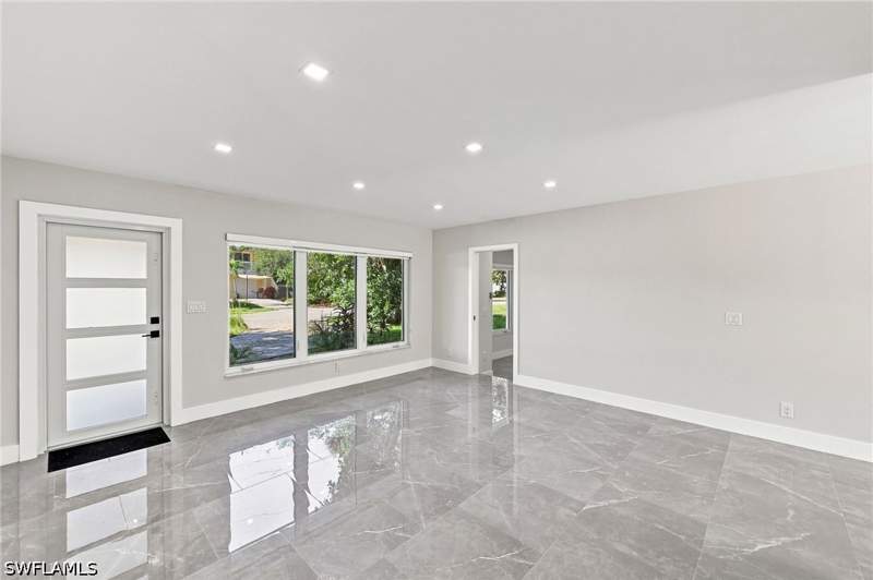 3 bedroom SingleFamilyResidence at 47 River Ct, Palm River Shores, Naples — photo 4