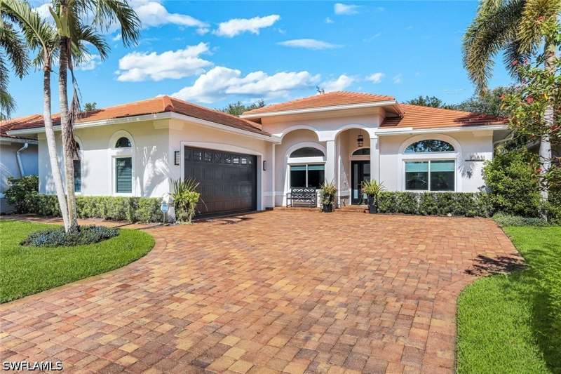 4 bedroom SingleFamilyResidence at 10831 Fieldfair Dr, Longshore Lake, Naples — photo 2