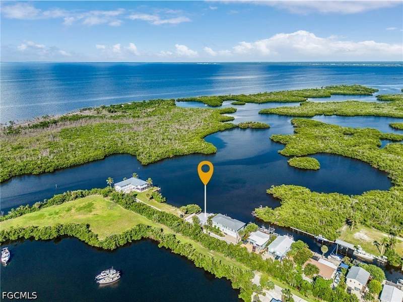 2 bedroom SingleFamilyResidence at 16376 Antigua Way, Knights Bokeelia Isle, Bokeelia — photo 4