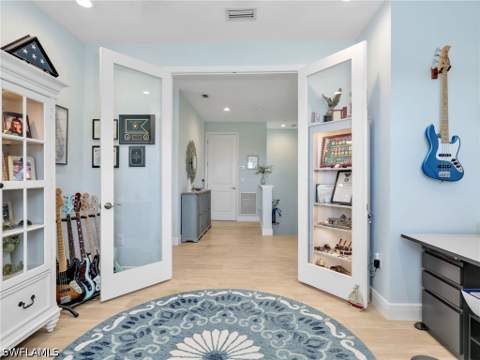 2543 Seychelles Dr 605, Naples FL - photo 24 of 49