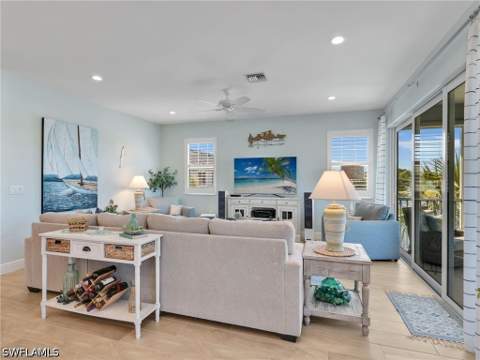 2543 Seychelles Dr 605, Naples FL - photo 9 of 49