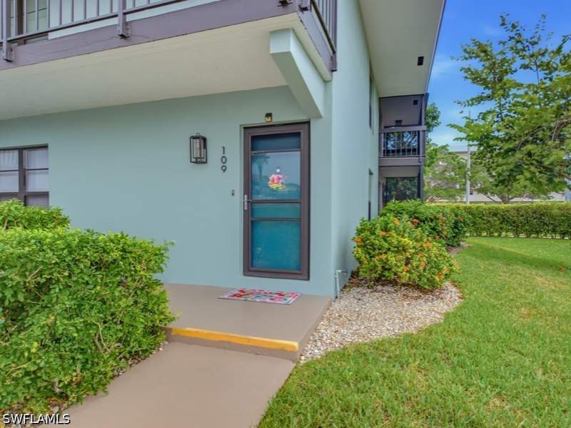 2 bedroom Condominium at 27 Greenbrier St 109, Mariner Apts Marco Island, Marco Island — photo 3