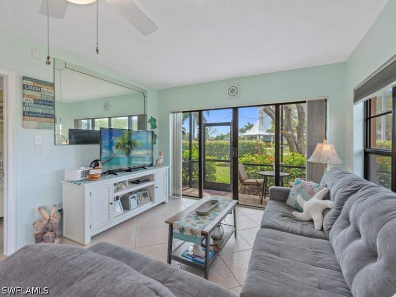 2 bedroom Condominium at 27 Greenbrier St 109, Mariner Apts Marco Island, Marco Island — photo 4