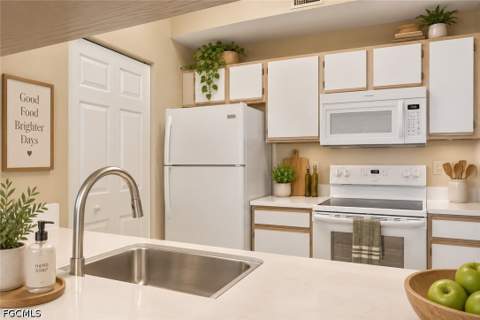 6321 Aragon Way 206, Fort Myers FL - photo 18 of 38