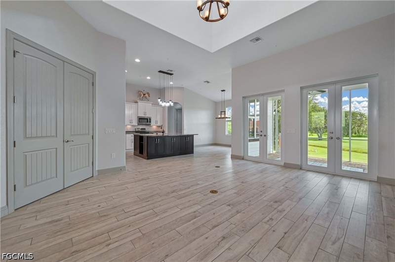 3 bedroom SingleFamilyResidence at 18111 Riverchase Ct, Riverwind Cove, Alva — photo 3