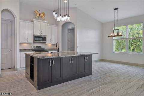 18111 Riverchase Ct, Alva FL - photo 6 of 35