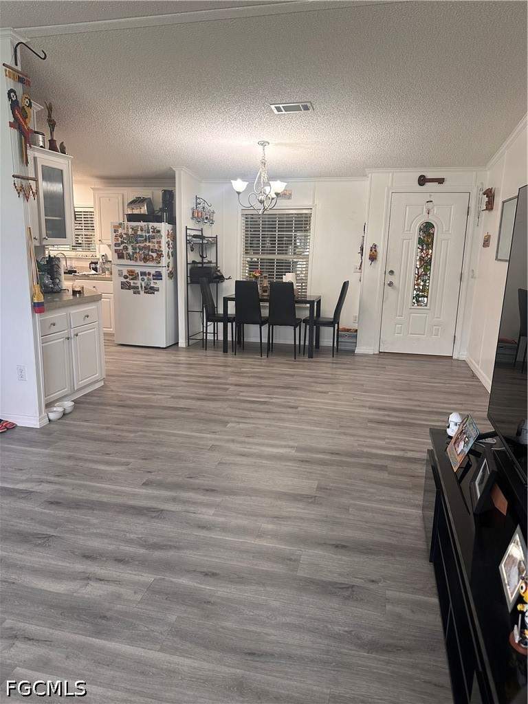 2 bedroom ManufacturedHome at 8094 Cook Dr, Suncoast Estate, North Fort Myers — photo 4