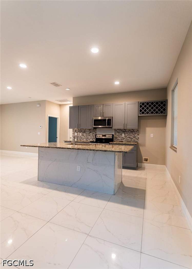 3 bedroom SingleFamilyResidence at 2917 5th St SW, Lehigh Acres, Lehigh Acres — photo 5