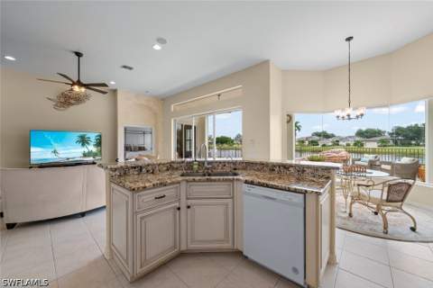 7904 Glenfinnan Cir, Fort Myers FL - photo 15 of 43
