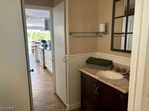 309 Shoreland Dr W, Fort Myers FL - photo 11 of 15