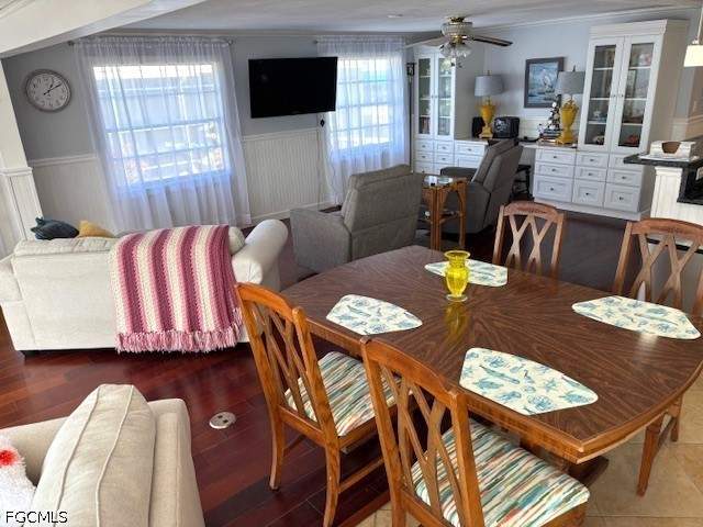 2 bedroom ManufacturedHome at 309 Shoreland Dr W, Orange Harbor Mobile Home Park, Fort Myers — photo 3