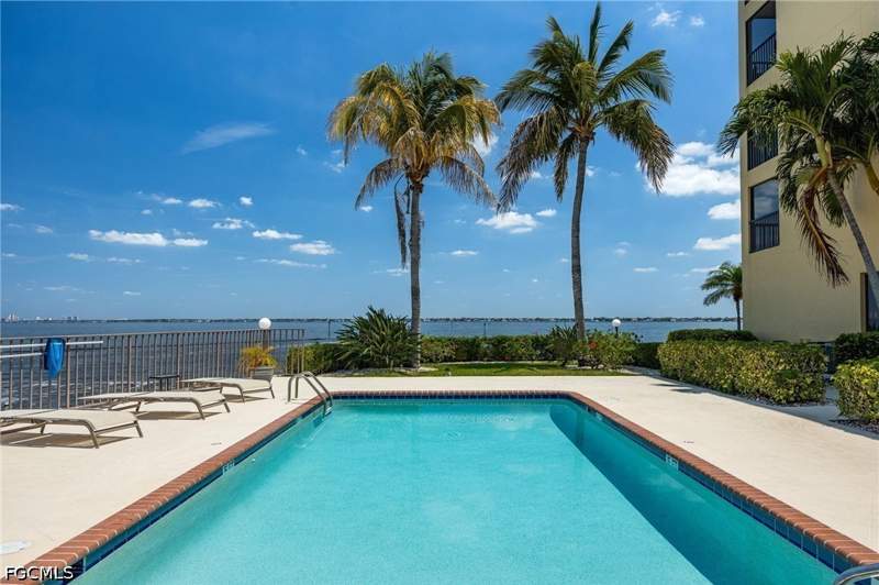 3 bedroom Condominium at 4015 SE 20th Pl 503, Rivers Condo, Cape Coral — photo 3
