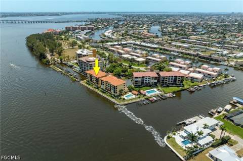 4015 SE 20th Pl 503, Cape Coral FL - photo 8 of 37