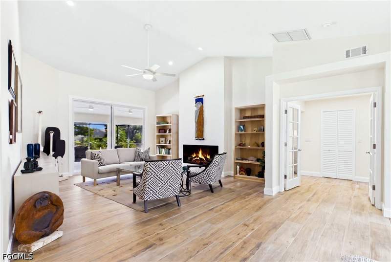 3 bedroom SingleFamilyResidence at 12441 McGregor Woods Cir, McGregor Woods, Fort Myers — photo 3